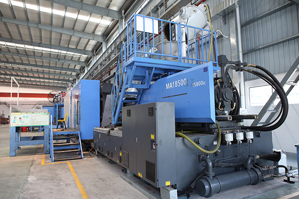 工廠設(shè)備注塑機